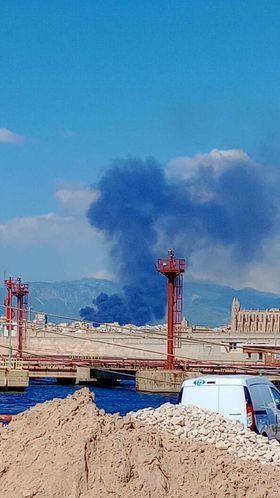 Gran incendio en el Polígono de Son Castelló