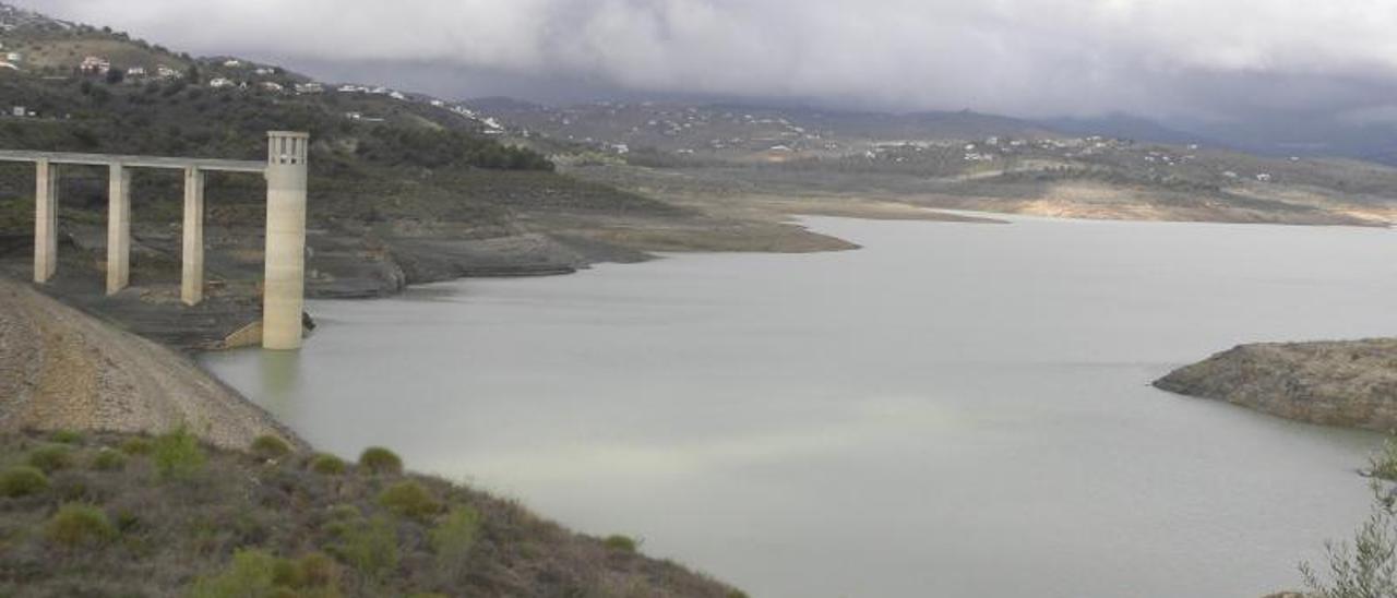El embalse axárquico de La Viñuela, el de mayor capacidad de la provincia, es el único que no ha podido recuperar el nivel tras las lluvias de este mes de marzo