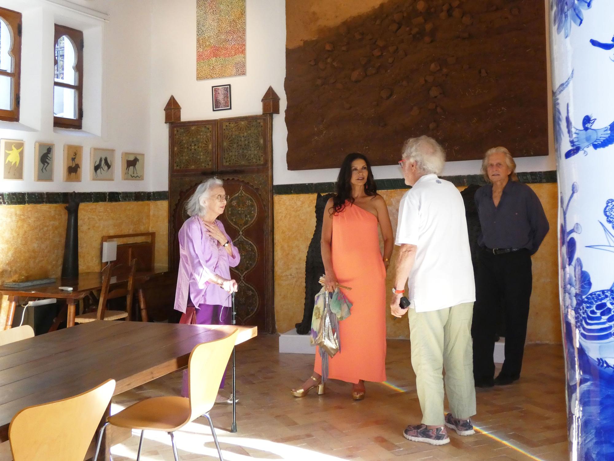 Michael Douglas y Catherine Zeta-Jones visitan el Museo Sa Bassa Blanca