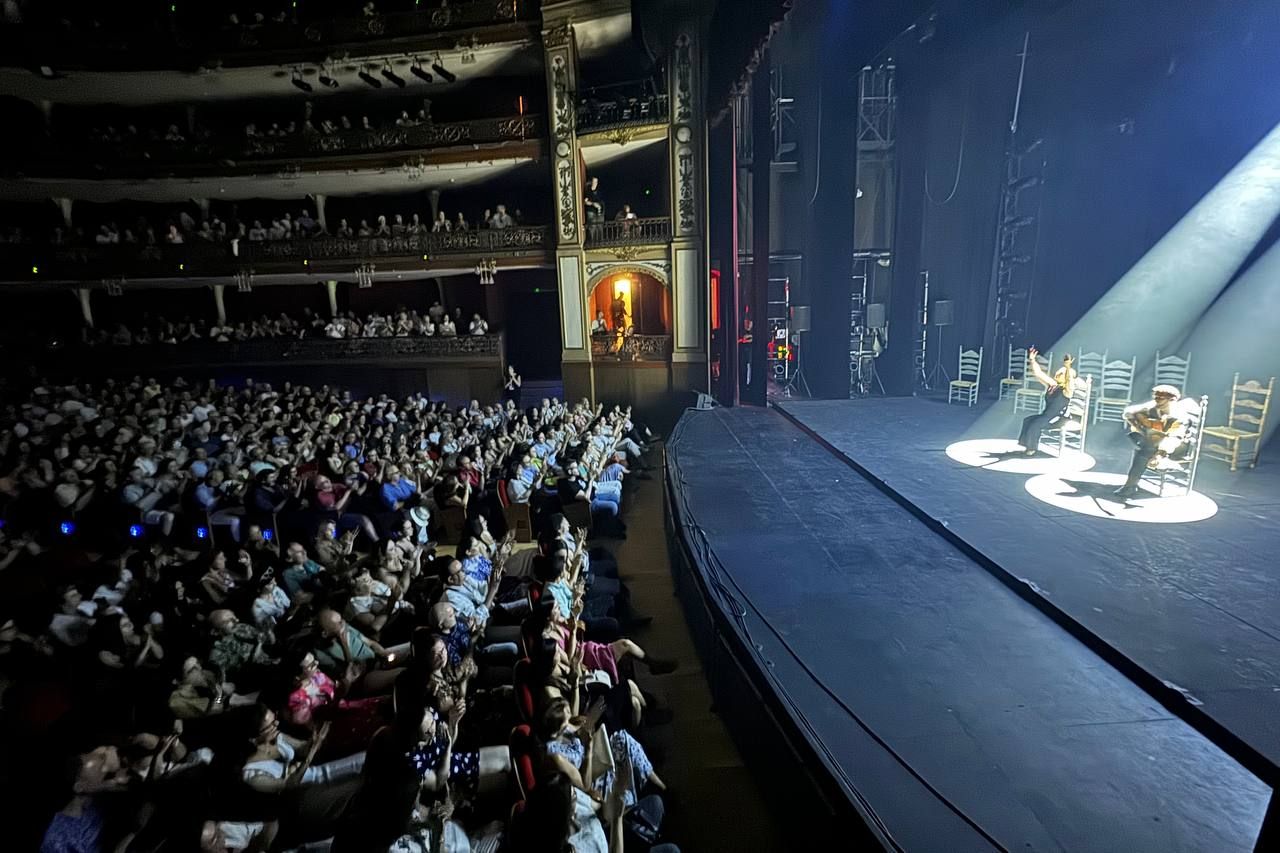 Sara Baras 'vuela' sobre las tablas del Gran Teatro de Córdoba