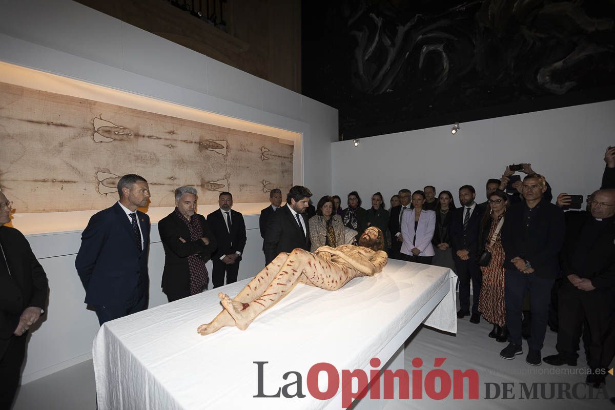 Así ha sido la inauguración de la exposición The Mystery Man en Caravaca. Descubre como es la muestra que atrae a miles de personas