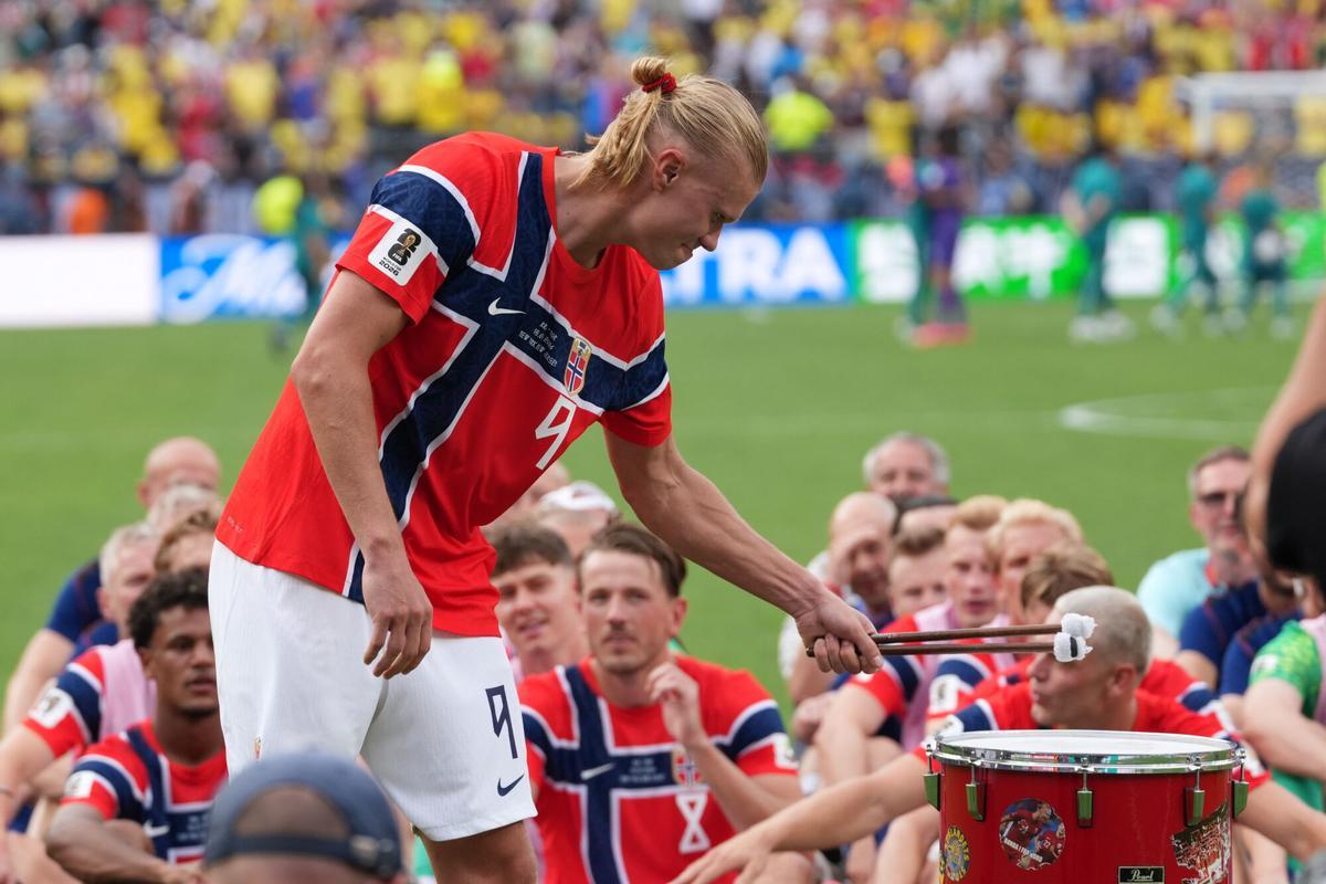 AMDEP8246. NUEVA JERSEY (ESTADOS UNIDOS), 05/07/2026.- Erling Haaland de Noruega celebra este domingo, al finalizar un partido por los octavos de final del Mundial de la FIFA 2026 entre Brasil y Noruega en el estadio MetLife en Nueva Jersey (Estados Unidos). EFE/ Angel Colmenares
