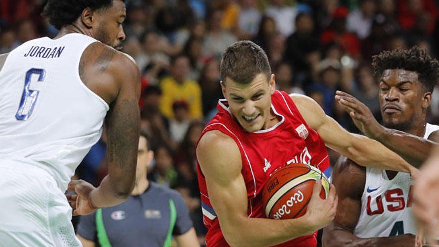 Nedovic en el partido disputado ante EEUU.