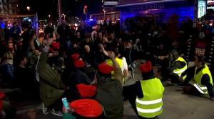 La tarde estuvo precedida por la manifestación independentista para teñir de lazos amarillos la ciudad condal.