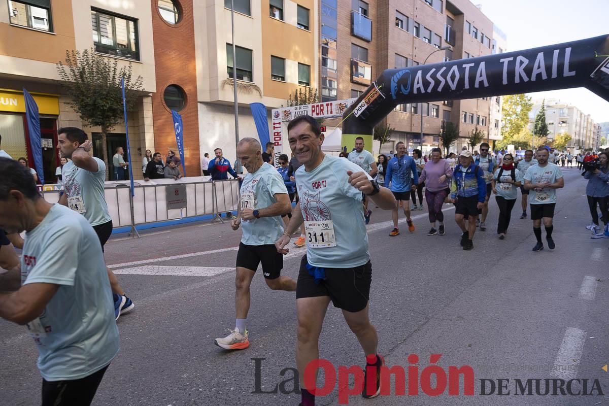 Carrera '10K Assota por ti' en Caravaca (salida y giro primera vuelta)