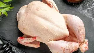 Un estudi conclou que el 70% del pollastre de Lidl conté bacteris resistents als antibiòtics