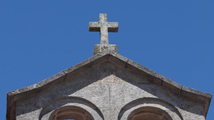 La capilla de San Roque estrena campanas