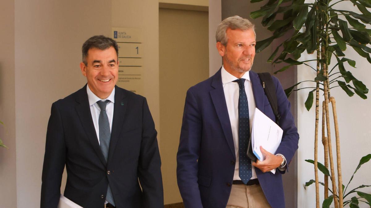 Rueda de prensa del presidente Alfonso Rueda y del conselleiro de Educación, Román Rodríguez, posterior a la reunión del Consello.