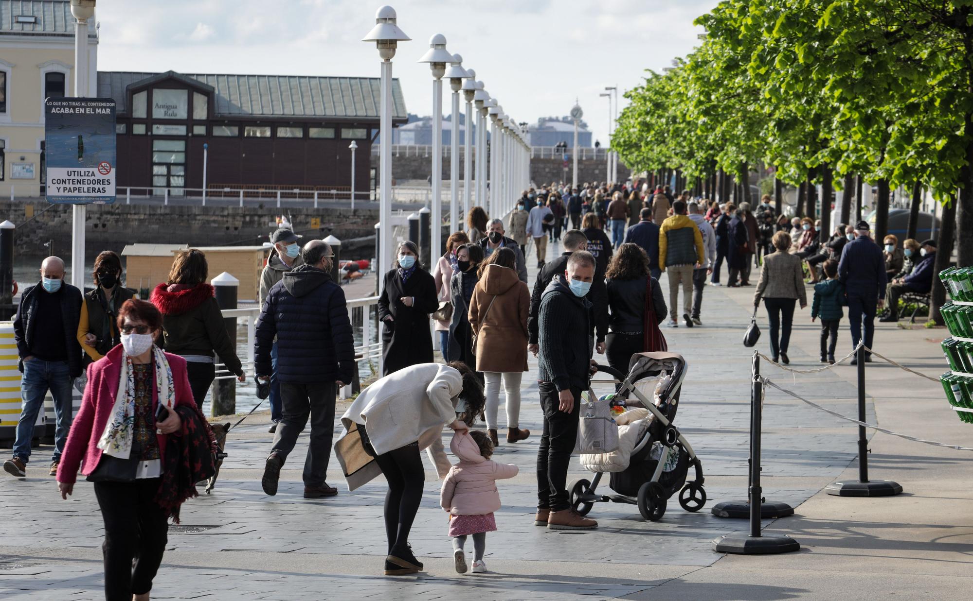 Jornada de sol en Gijón el Día de la Madre