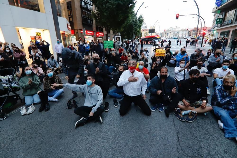 Hosteleros protestan en Murcia