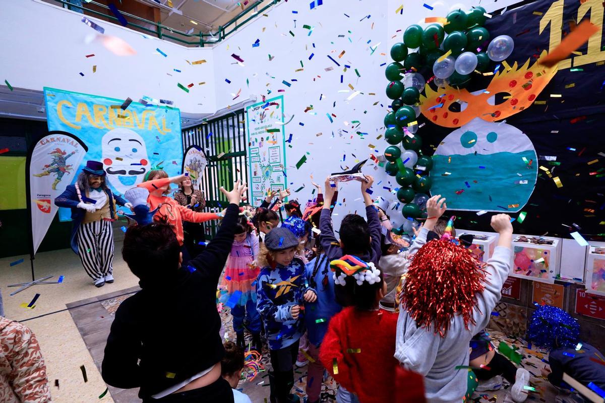 La fiesta del carnaval en Zaragoza ya ha comenzado en los colegios.