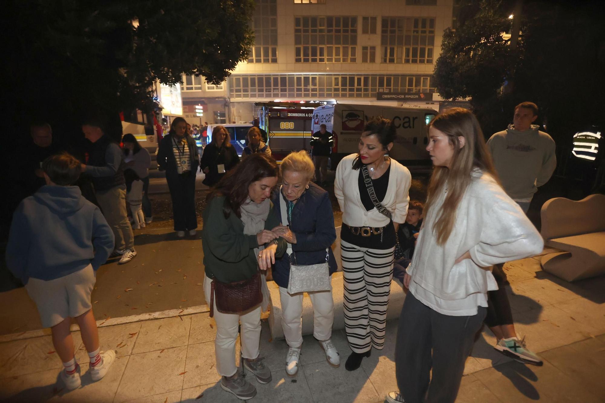 Arde la falla del San Juan de A Coruña con Dépor, Leyma y Luisa Villalta como protagonistas