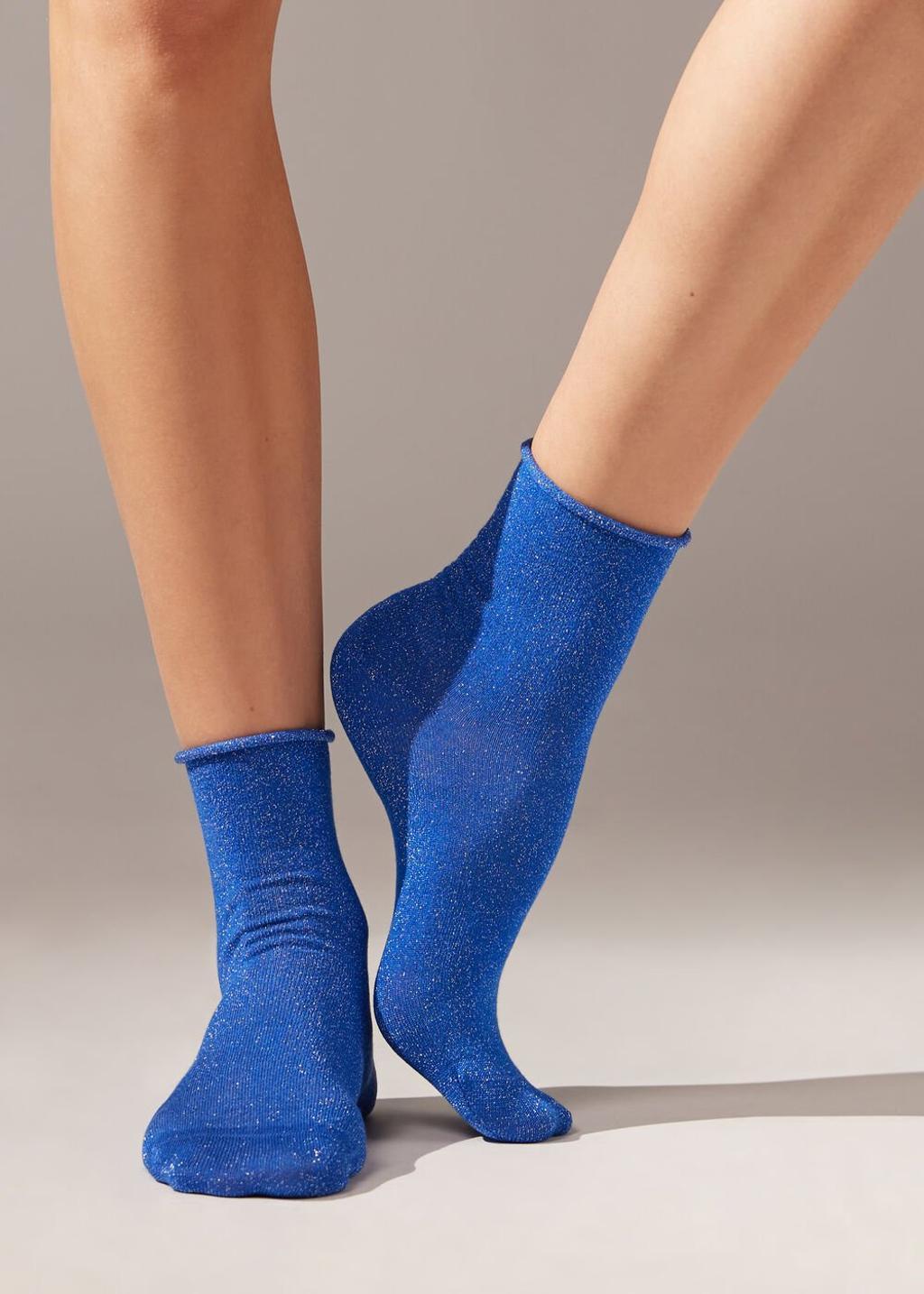 Unos calcetines cortos con glitter con los que darle un toque diferente a tus outfits.