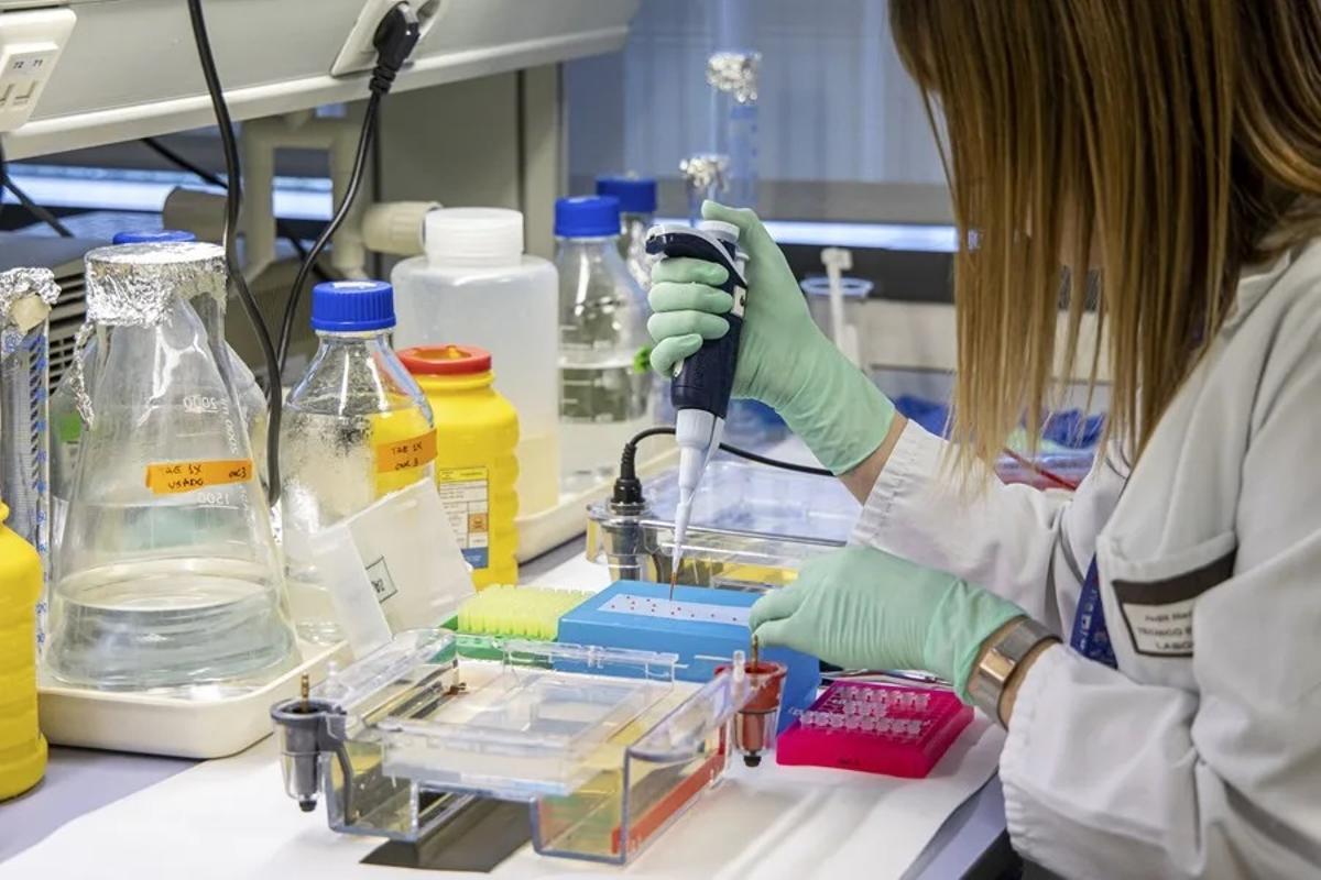 Una profesional analiza los cribados de cáncer de colon.