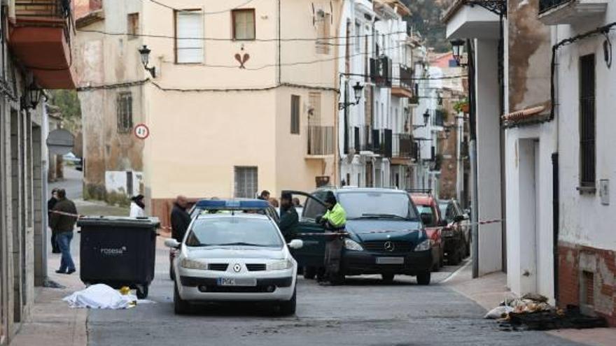 Muere un hombre al arder su casa en Algimia de Almonacid