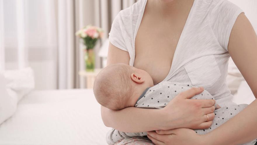 La Covid-19 no se transmite a través de la lactancia materna