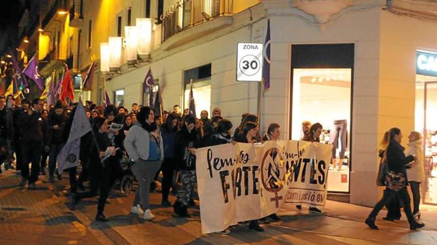 La manifestació de la Comissió 8 de març mou 150 persones