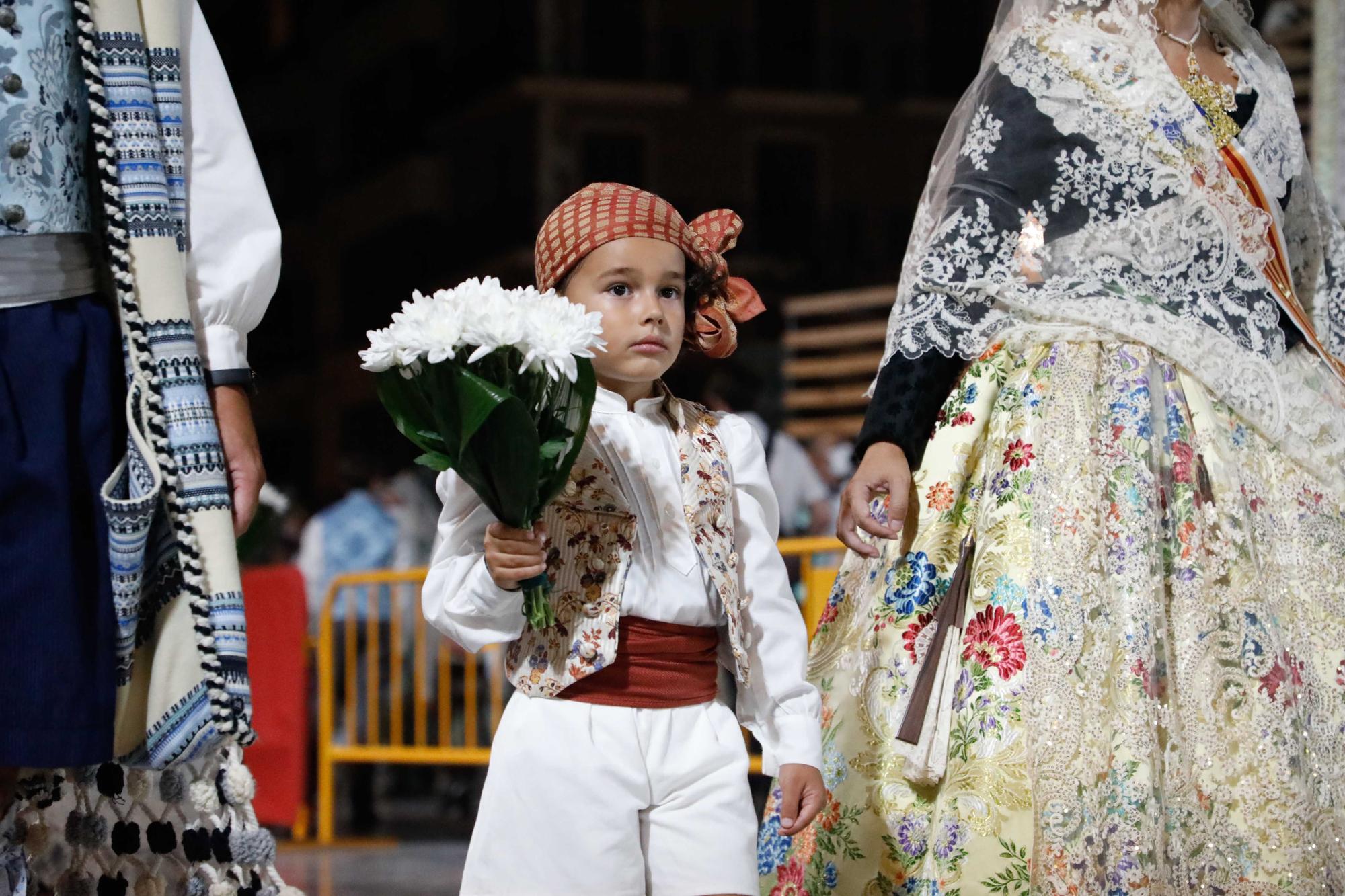 Búscate en el primer día de la ofrenda por la Calle Caballeros de las 21:00 a las 22:00