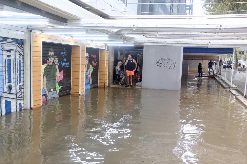 Una fuerte tormenta descarga en Benidorm