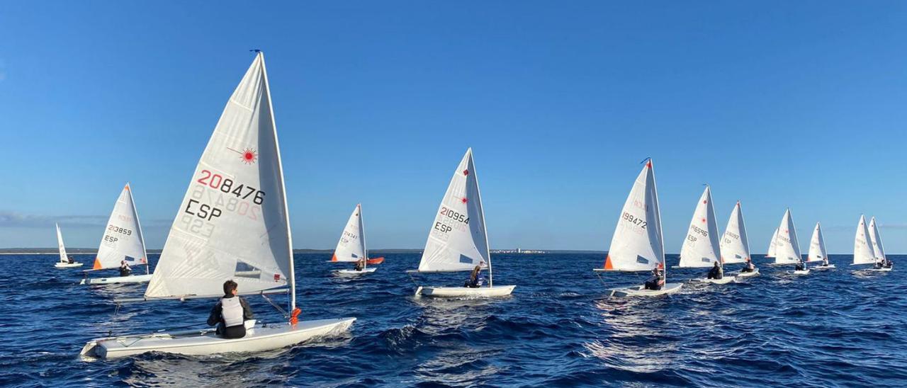 Un instante de una de las mangas de la regata celebrada en Mallorca este fin de semana.