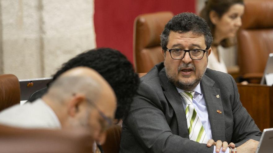 El líder de Vox en Andalucía, Francisco Serrano, en el Parlamento andaluz, ayer.