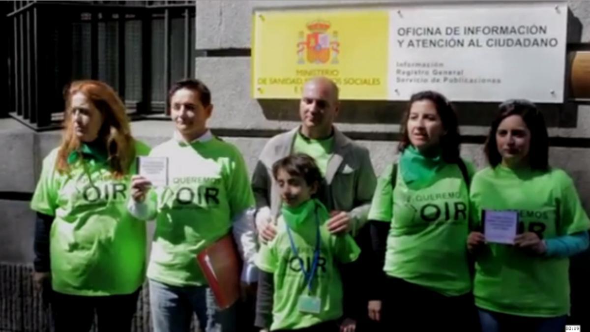 'Queremos oír' presenta su campaña de recogida de firmas en Change.org y Youtube.