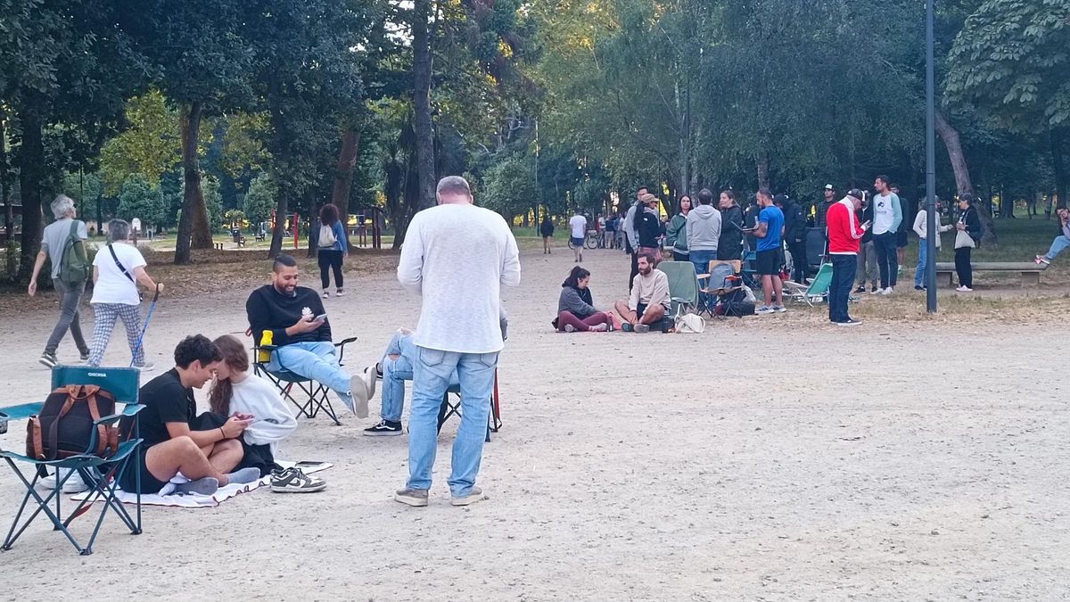 Cola desde la madrugada ante las taquillas de Castrelos para ver a Black Keys