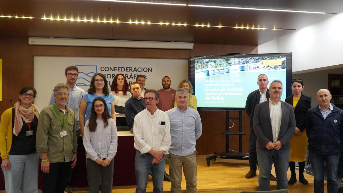 Participantes de la jornada sobre el embalse de Bellús.
