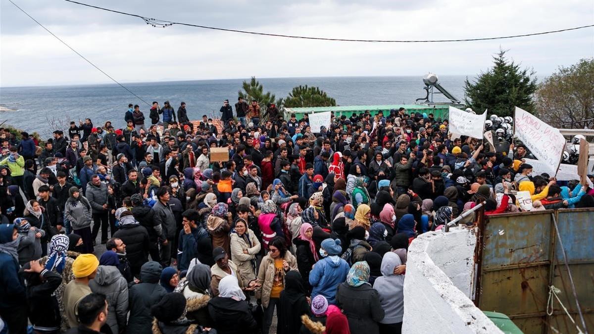 Manifestación en la isla de Lesbos, el pasado 3 de febrero, de refugiados y migrantes en demanda de asilo.