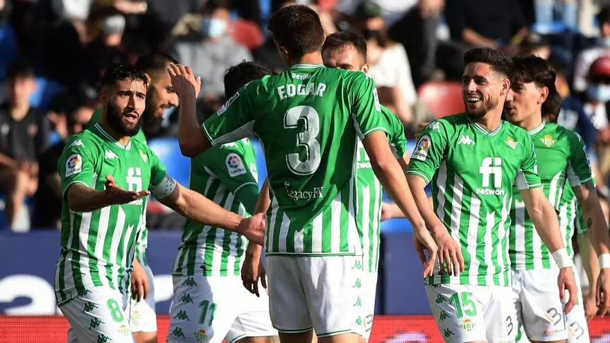 Resumen, goles y highlights del Levante 2 - 4 Betis de la jornada 24 de LaLiga Santander
