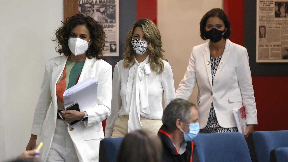 María Jesús Montero, Yolanda Díaz y Reyes Maroto.