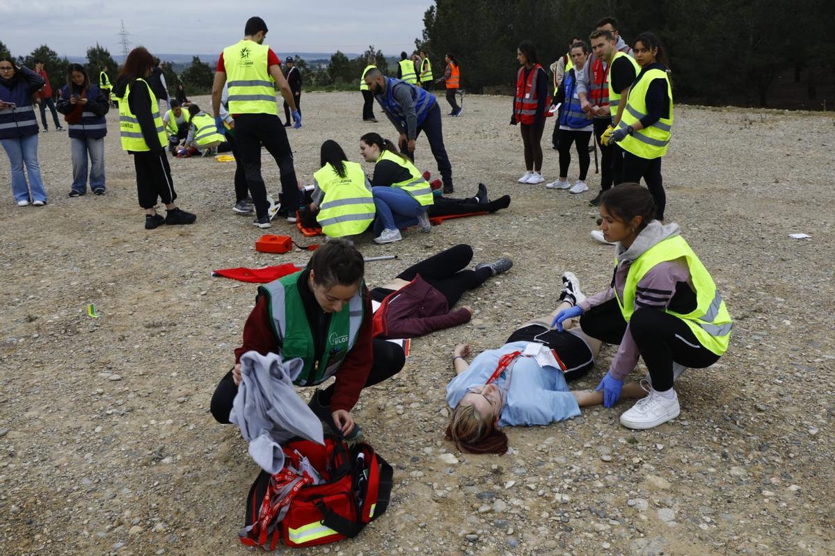 Más de 100 personas participan en un simulacro de ataque terrorista en la Universidad San Jorge