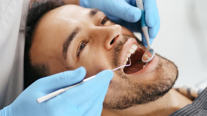 Enfermedades que se detectan en la boca: desde la celiaquía hasta la diabetes, según la odontóloga