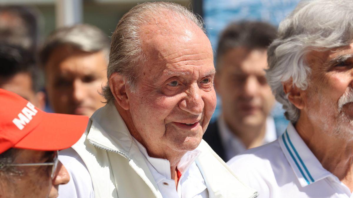 El rey emérito, Juan Carlos I, en las regatas de Sanxenxo, en Pontevedra.