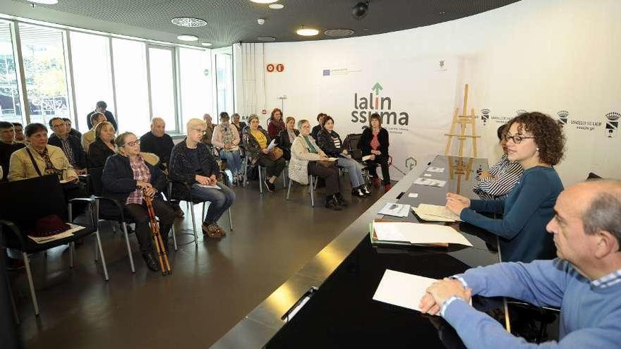 La presentación tuvo lugar ayer por la tarde en la sala de prensa del consistorio. // Bernabé/Javier Lalín