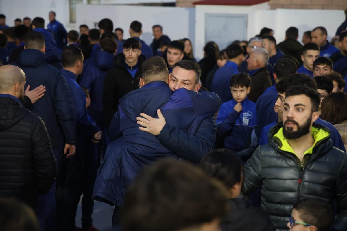 Dolor en el estadio de Sueca por el fallecimiento de un compañero y amigo Dolor en el estadio de Sueca por el fallecimiento de un compañero y amigo