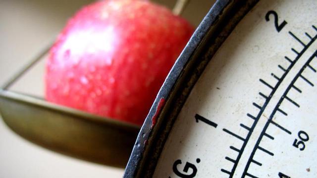 Perder peso es más fácil con estos ocho trucos para evitar comer en exceso