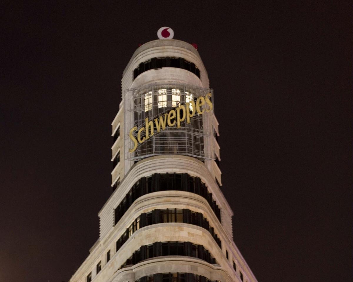 El neón de Schweppes en Gran Vía se apagará el 28 de marzo para sumarse a La Hora del Planeta.