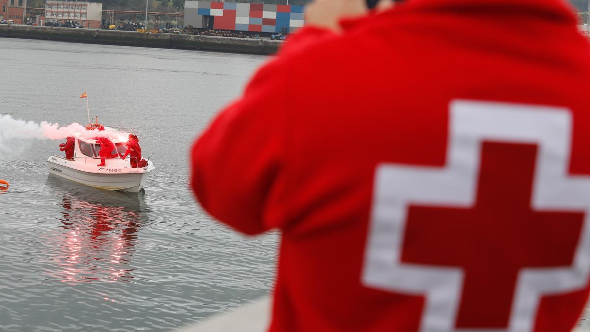 Voluntarios de la Cruz Roja.