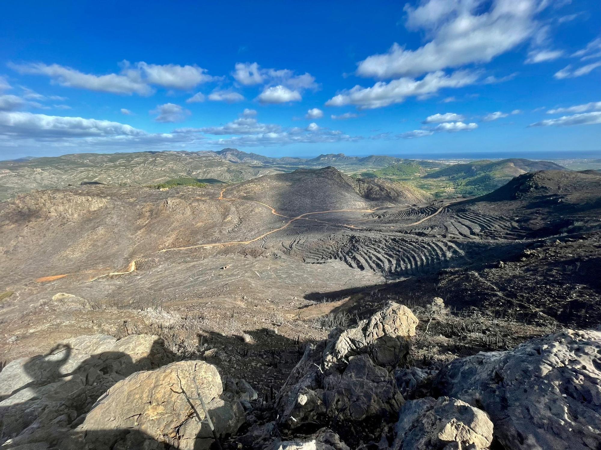 Impresionantes imágenes del incendio de la Safor desde Llocnou de Sant Jeroni