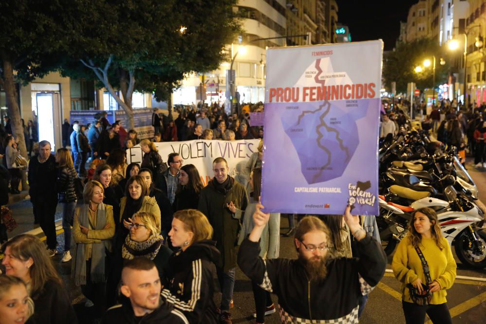 Manifestación contra la violencia de género en València