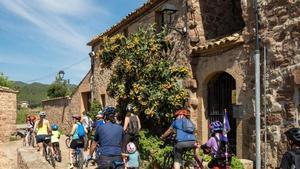 El poble català que supera Barcelona en carril bici per habitant i gairebé ningú no s’imagina