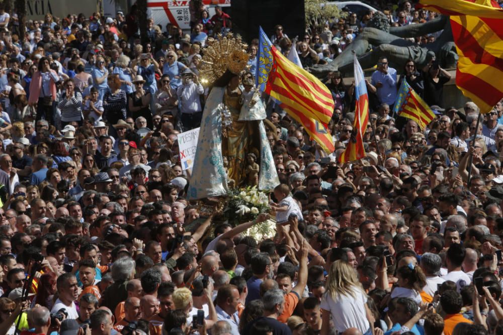 Día de la Virgen de los Desamparados: Traslado de la Mare de Déu