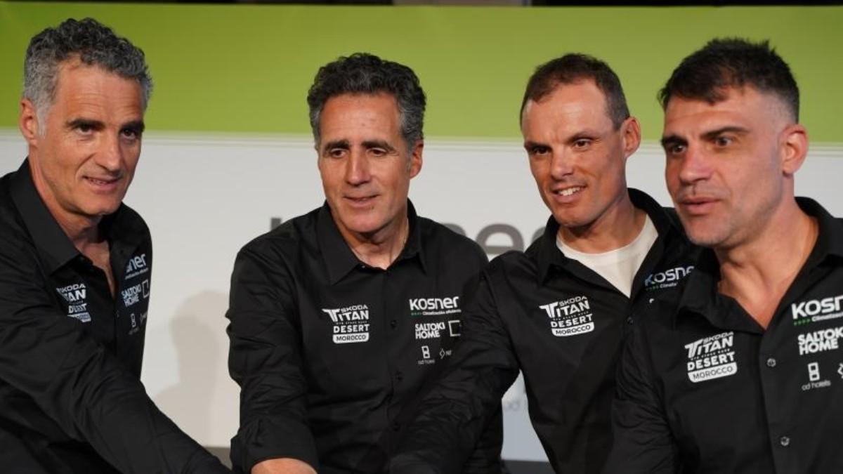 Pruden Induráin, Miguel Induráin, Luis León Sánchez y Óscar Pereiro, en la presentación del equipo Kosner-Saltoki Home para la Škoda Titan Desert Morocco 2024