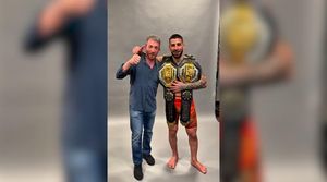 El abrazo de Pablo Motos e Ilia Topuria tras proclamarse doble campeón de la UFC