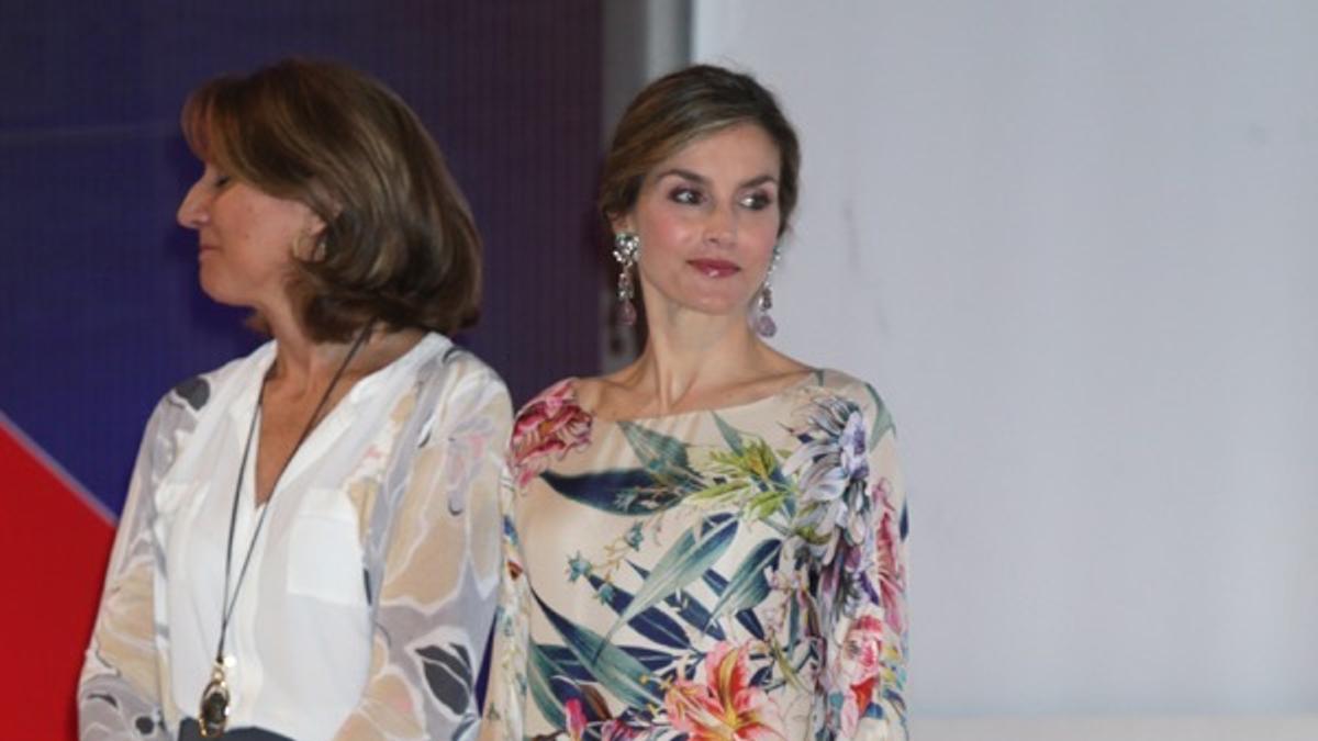 Letizia Ortiz vuelve a apostar por Zara en los Premios Nacionales de la Moda