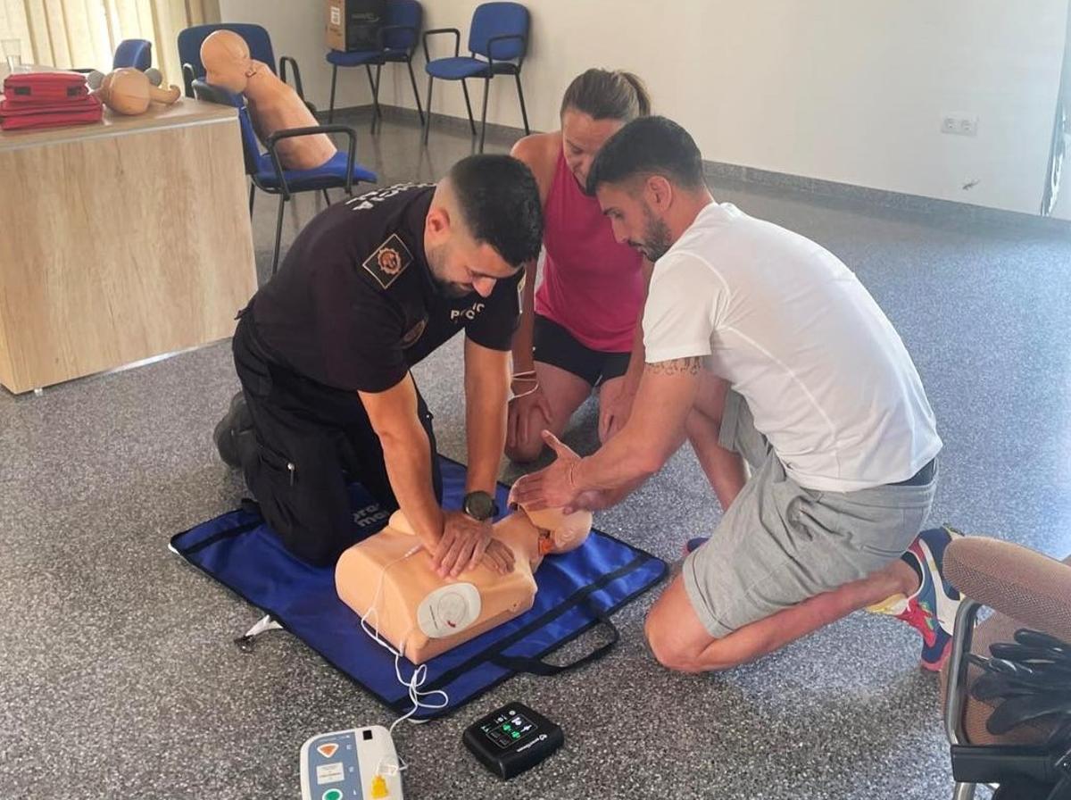 Un curso de reanimación cardiopulmonar.