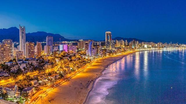 Ciudad espectacular y conocida por su arquitectura vertical | INFORMACIÓN