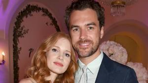 Jessica Chastain posa con su marido, Gian Luca Passi de Preposulo, en el photocall del Festival de cine de Cannes, el 20 de mayo del 2017.