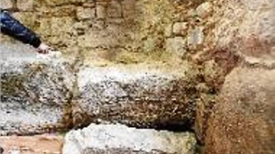 Troben restes de la muralla romana del segle I en una casa de la Girona Vella